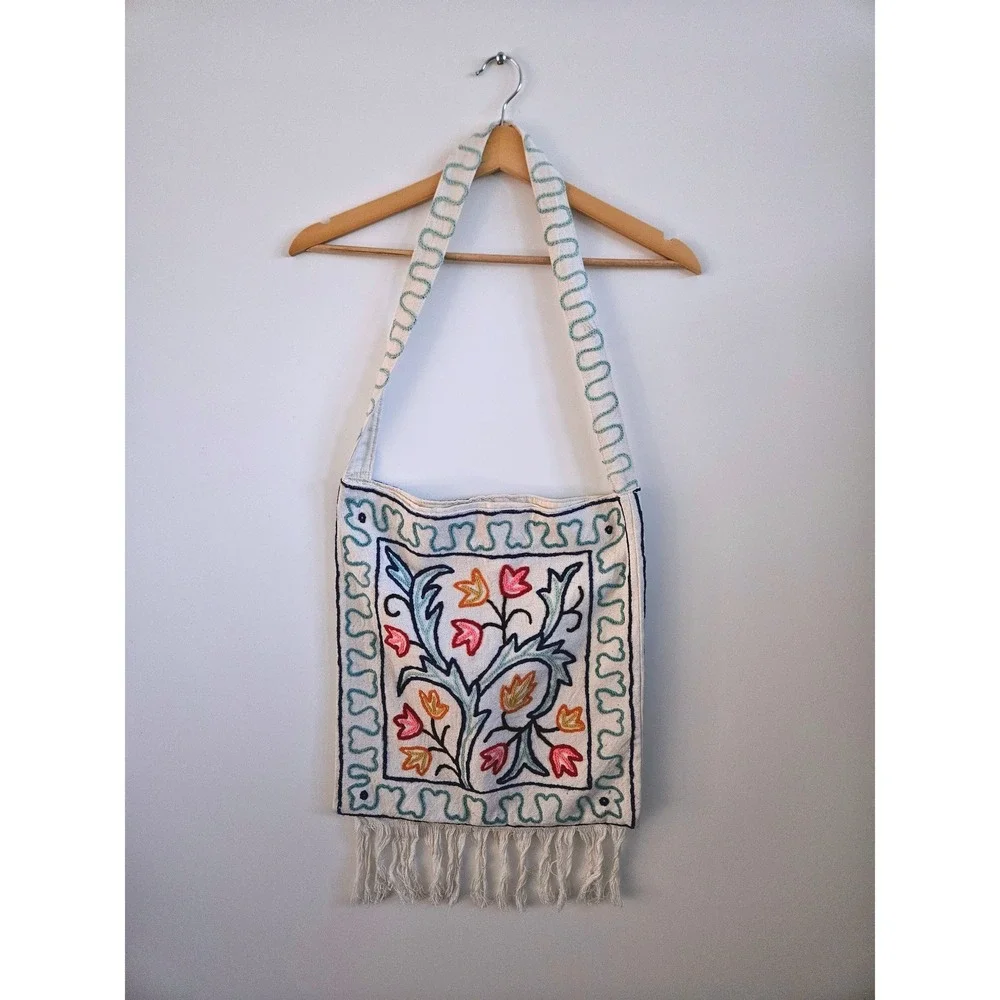 Unbranded Embroidered Floral Crossbody Bag Women OS Cream‎ Excellent Boho Fringe